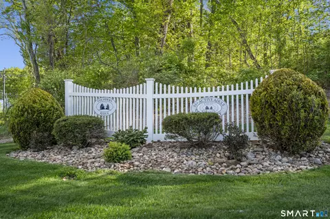Exterior - 11 Webster Ln #6, Middletown, CT 06457 photo 6 of 6