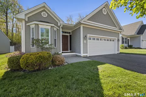 11 Webster Ln #6, Middletown, CT 06457