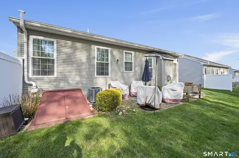 Exterior - 11 Webster Ln #6, Middletown, CT 06457 photo 3 of 6