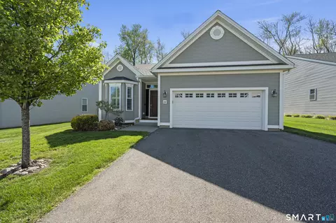 Exterior - 11 Webster Ln #6, Middletown, CT 06457 photo 1 of 6