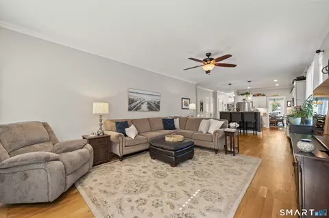 Living - 11 Webster Ln #6, Middletown, CT 06457 photo 2 of 3
