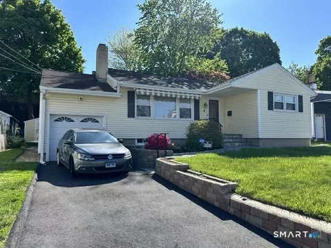 8 Lincoln Ave, Norwalk, CT 06854