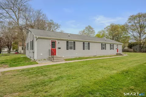 2 York Ct, Groton, CT 06340