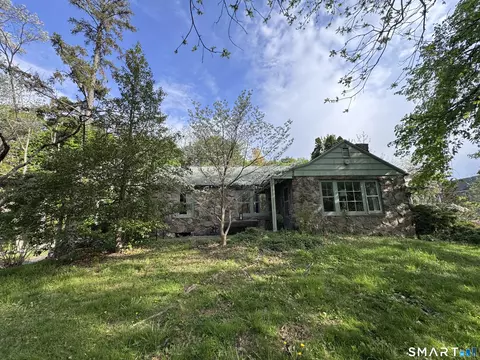 54 Elm St, Fairfield, CT 06824