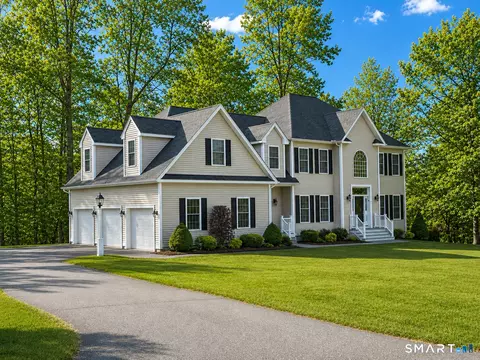 Exterior - 4 Ortense Dr, Wallingford, CT 06492 photo 2 of 4
