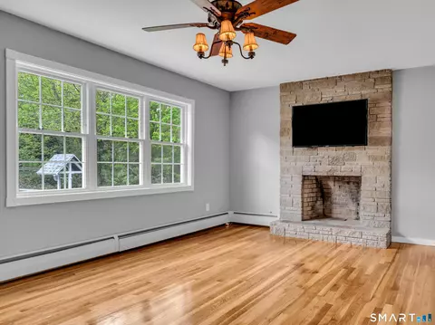 Living - 229 Johnson Rd, Hamden, CT 06518 photo 2 of 4