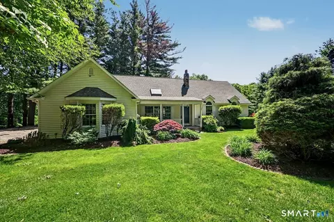 207 Grassy Hill Rd, Woodbury, CT 06798