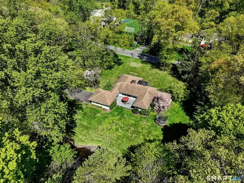 6 Blueberry Ln, Darien, CT 06820