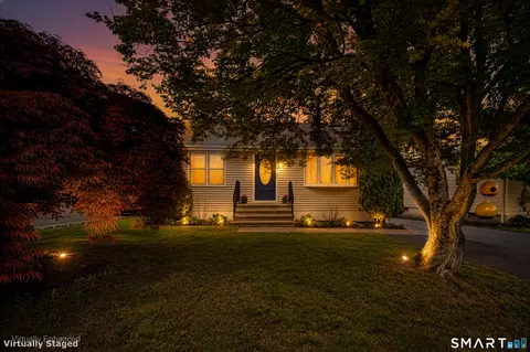 1710 Stratfield Rd, Fairfield, CT 06825