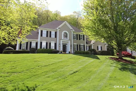 19 Devonshire Ct, Avon, CT 06001