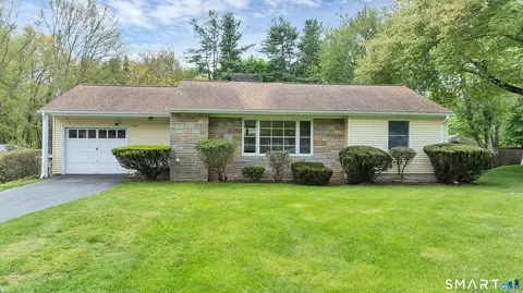 240 Cedarhurst Ln, Milford, CT 06461