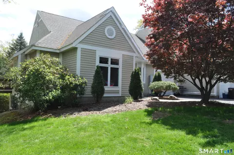 9 Centerbrook Ct #9, Avon, CT 06001