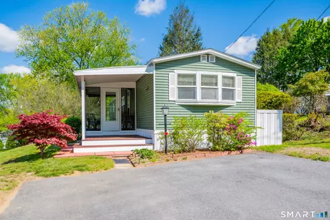 20 Hillpond Dr, Mansfield, CT 06268