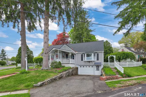 214 N Hoadley St, Naugatuck, CT 06770