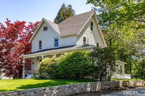 24 Ethan Allen St, Salisbury, CT 06039
