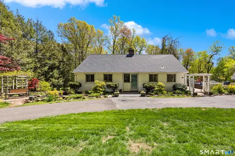 326 Grieb Rd, Wallingford, CT 06492