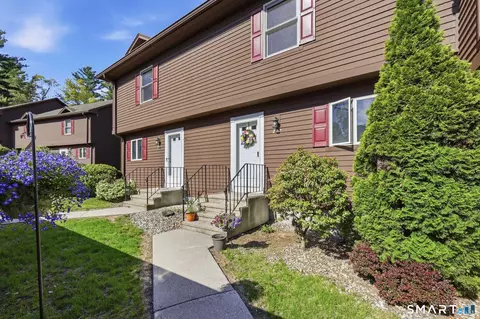 222 Candlewood Dr #222, Enfield, CT 06082