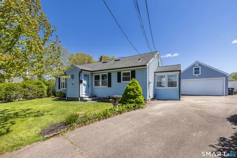 14 Catherine Ct, Milford, CT 06460