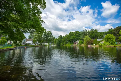 143 Cottage Rd, Enfield, CT 06082