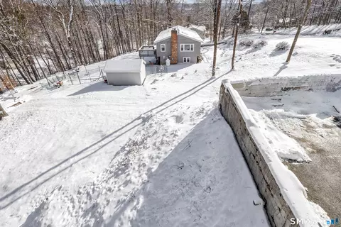 Exterior - 17 Stage Rd, Brookfield, CT 06804 photo 4 of 5