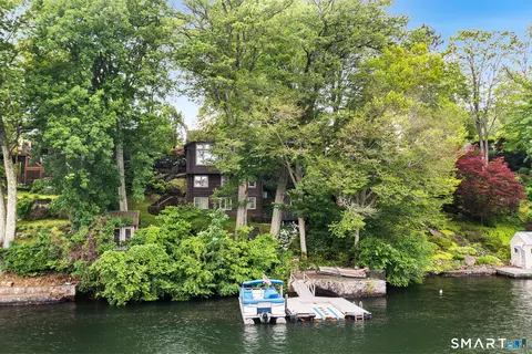 45 Lake Dr S, New Fairfield, CT 06812