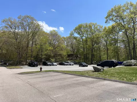 Exterior - 11 King Arthur Dr #5A, East Lyme, CT 06357 photo 5 of 7
