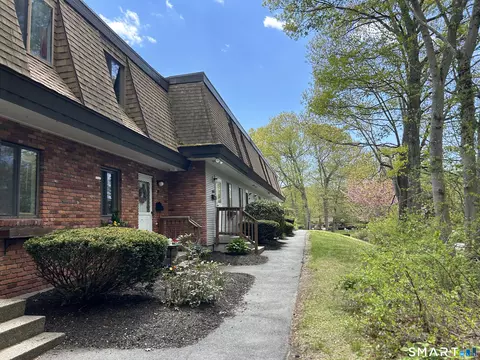 Exterior - 11 King Arthur Dr #5A, East Lyme, CT 06357 photo 2 of 7