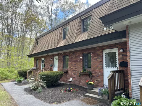 11 King Arthur Dr #5A, East Lyme, CT 06357