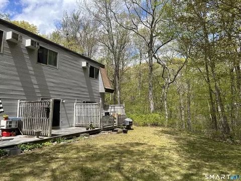Exterior - 11 King Arthur Dr #5A, East Lyme, CT 06357 photo 4 of 7