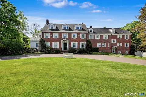 24 Saint Johns Pl #4, New Canaan, CT 06840