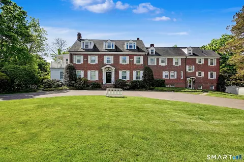 24 Saint Johns Pl #4, New Canaan, CT 06840