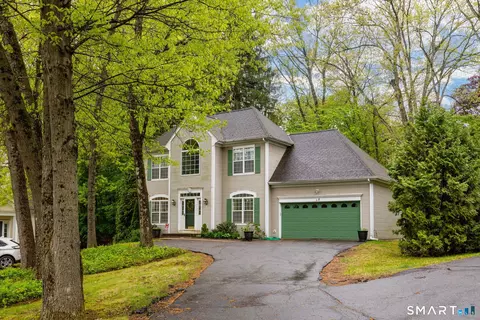 Exterior - 8 Whitward Pl, Windsor, CT 06095 photo 9 of 10
