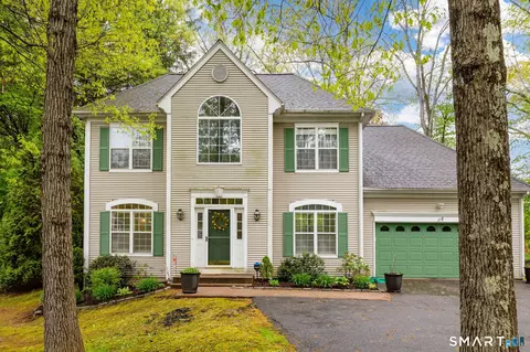 Exterior - 8 Whitward Pl, Windsor, CT 06095 photo 7 of 10