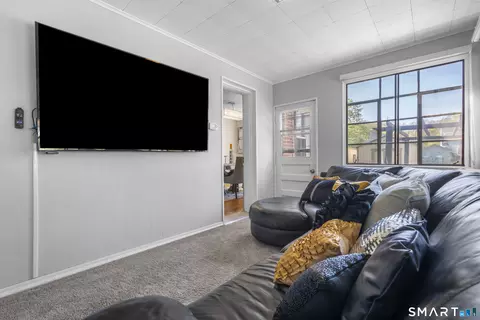 Living - 10 Barraclough Ave, Hamden, CT 06517 photo 2 of 3