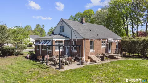 Exterior - 10 Barraclough Ave, Hamden, CT 06517 photo 2 of 5