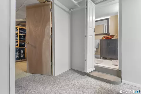 Entry Way - 10 Barraclough Ave, Hamden, CT 06517 photo 3 of 3
