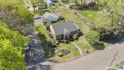 View/Area - 10 Barraclough Ave, Hamden, CT 06517 photo 3 of 5