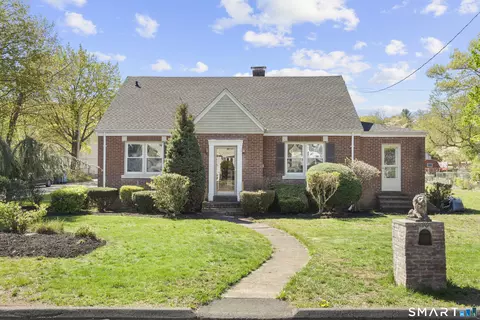 Exterior - 10 Barraclough Ave, Hamden, CT 06517 photo 3 of 5