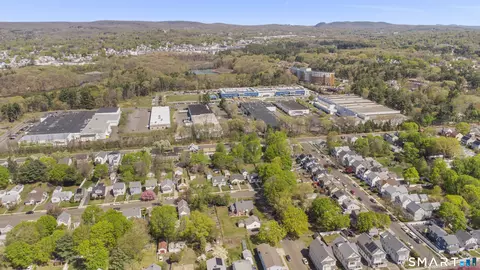 View/Area - 10 Barraclough Ave, Hamden, CT 06517 photo 1 of 5