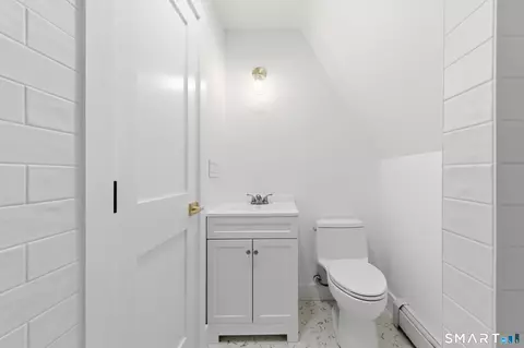 Bath - 34 Laurel Hill Dr, Niantic, CT 06357 photo 2 of 4