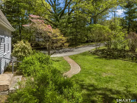 Exterior - 34 Laurel Hill Dr, Niantic, CT 06357 photo 3 of 7