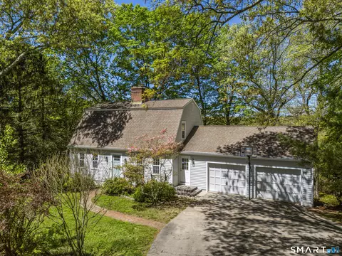 34 Laurel Hill Dr, Niantic, CT 06357