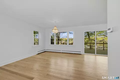 Living - 34 Laurel Hill Dr, Niantic, CT 06357 photo 2 of 5