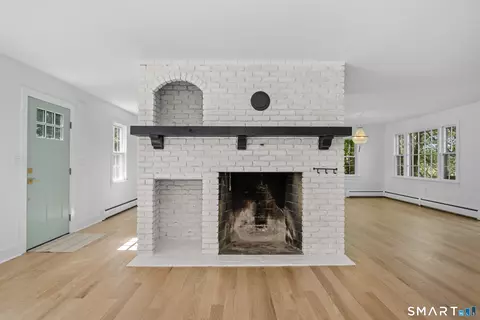 Living - 34 Laurel Hill Dr, Niantic, CT 06357 photo 5 of 5