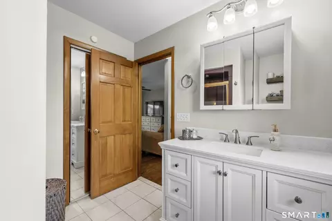 Bath - 6 Tyler Dr, Preston, CT 06365 photo 1 of 4