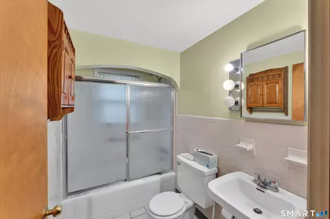 Bath - 660 E Wakefield Blvd, Winchester, CT 06098 photo 2 of 3