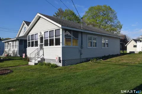 10 Hartford Ave, Old Lyme, CT 06371