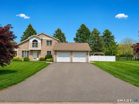 220 Coleman Rd, Middletown, CT 06457