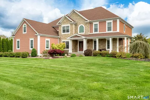 6 Congress Dr, Cromwell, CT 06416