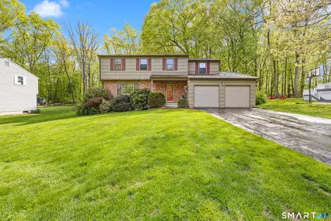 375 Sycamore Ln, Cheshire, CT 06410